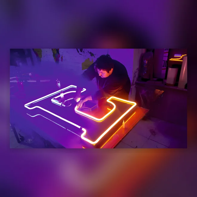 Esnek Neon — Neon Tabela